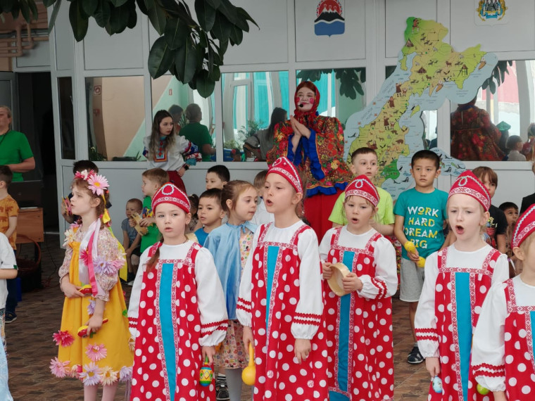 Праздник "Весна-красна, приходи поскорей!".